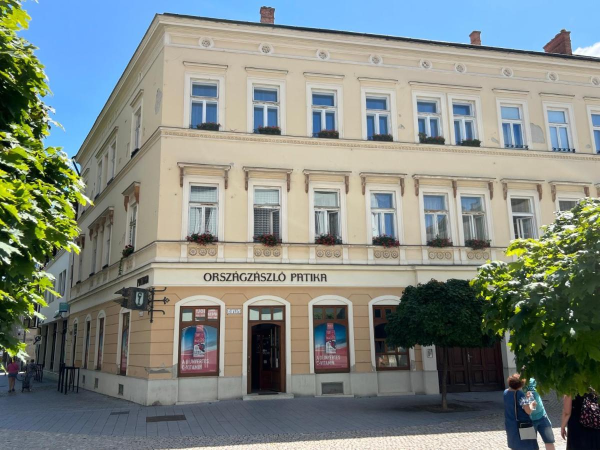 Tamas Apartman Székesfehérvár Exterior foto