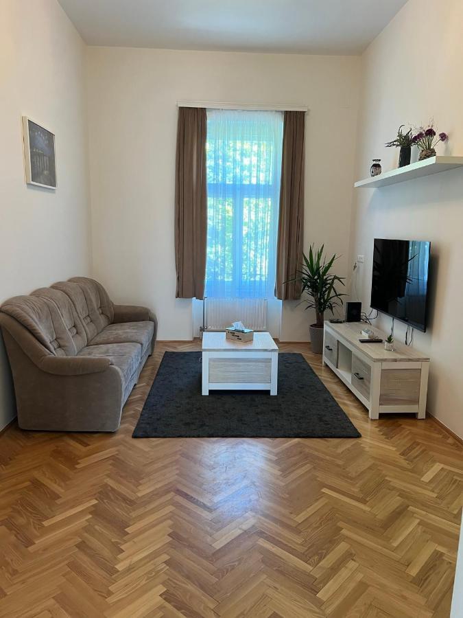 Tamas Apartman Székesfehérvár Exterior foto